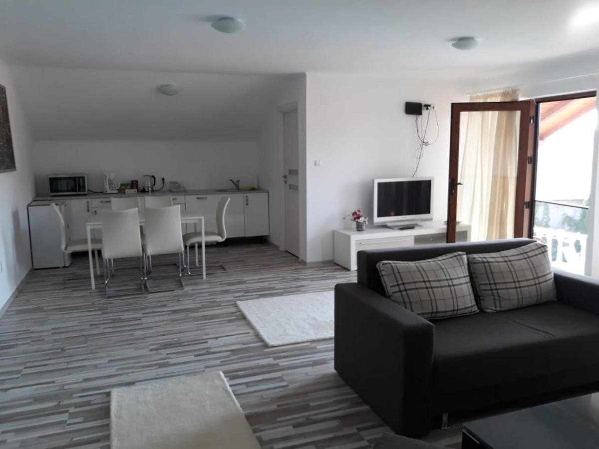 לינה וארוחת בוקר Sînnicolau Mare Casa Sannicolau מראה חיצוני תמונה